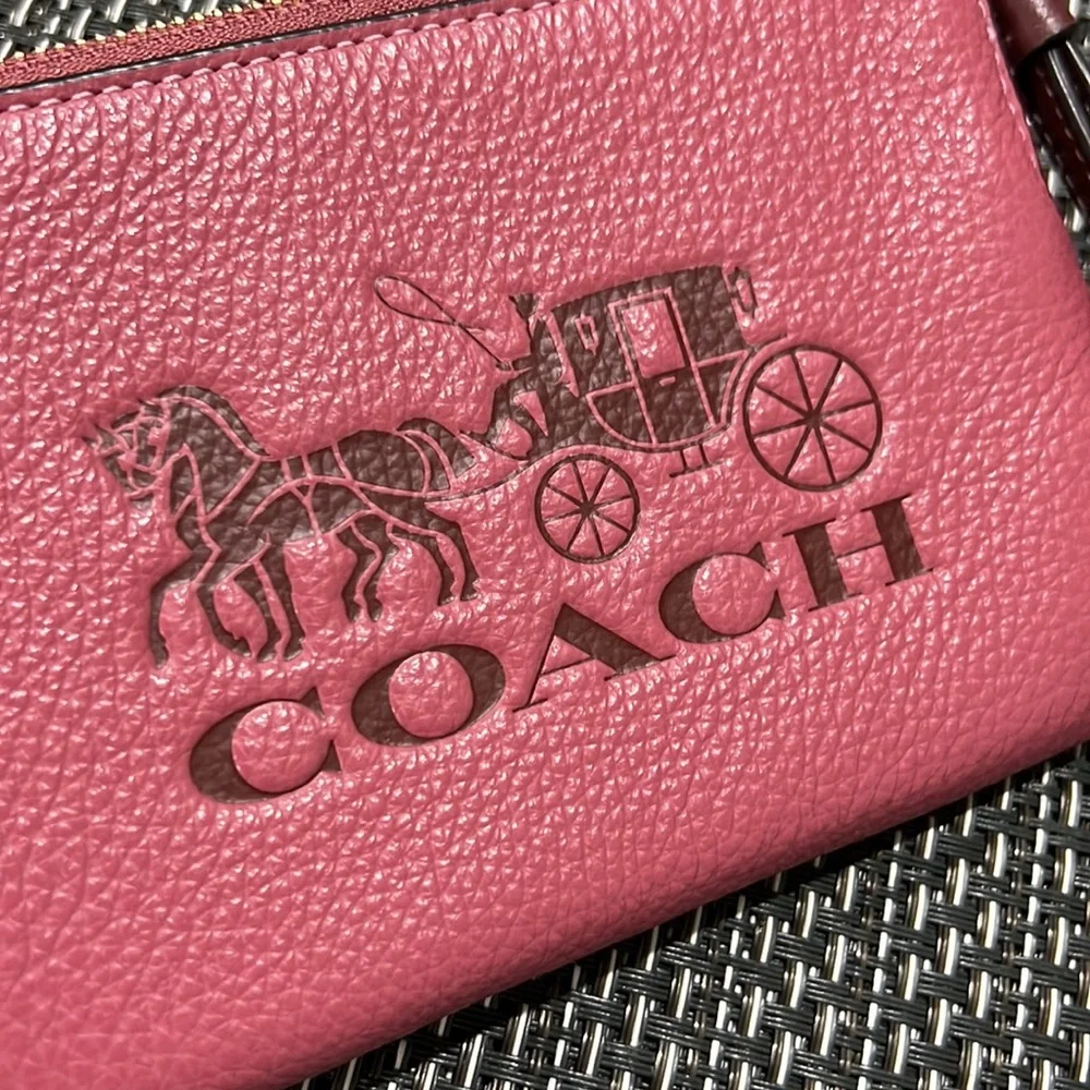 Coach Corner Zip Wristlet Rouge Horse & Carriage NWT Refined Pebble Leather